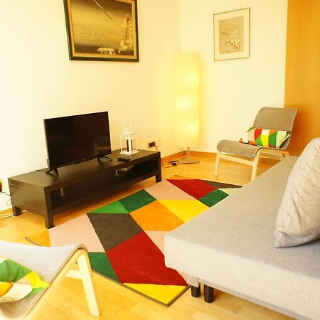 Modern Apartment Near The Bridge Lisboa Exteriör bild